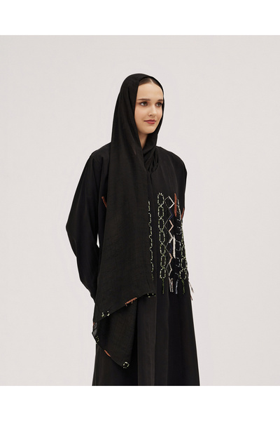 SOROSE SA عباية لنن سوداء لف نصف كلوش بتطريز أمامي ملون