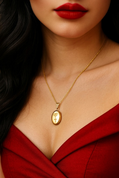 vogutima Fotoğraf Koyulan Kadın Gümüş Kolye - Işıklı Kutuda 925 Ayar Gümüş Kadın Kolye