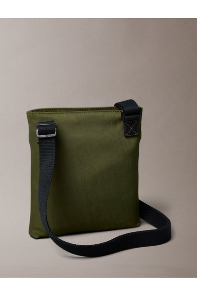 Calvin Klein Men Thyme Nylon Monogram Logo Flatpack