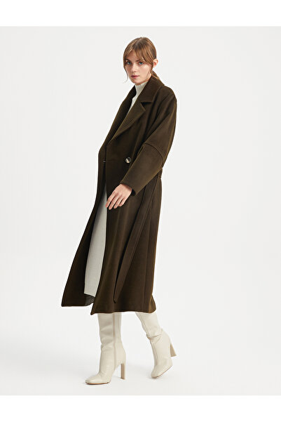 BGN workshop معطف يون كاريسيم