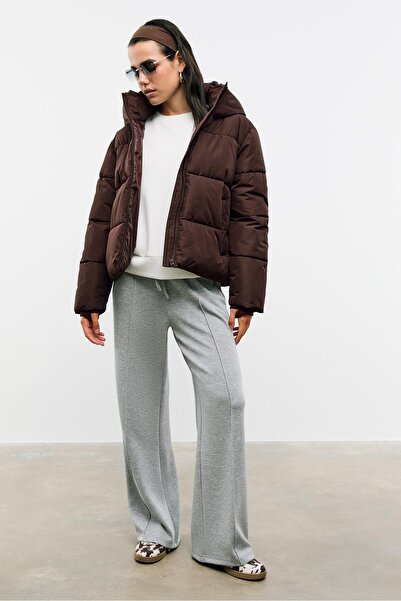 Stradivarius Kapüşonlu kapitone mont