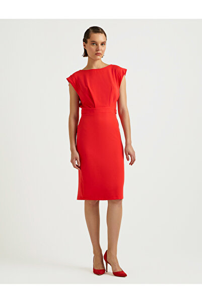 BGN workshop فستان بلوسان ميدي بطول مناسب من بيلدن