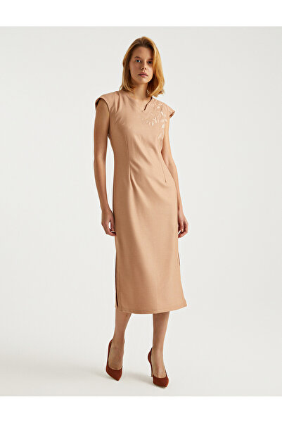 BGN workshop فستان مطرز بالزهور من مزيج الفسكوز