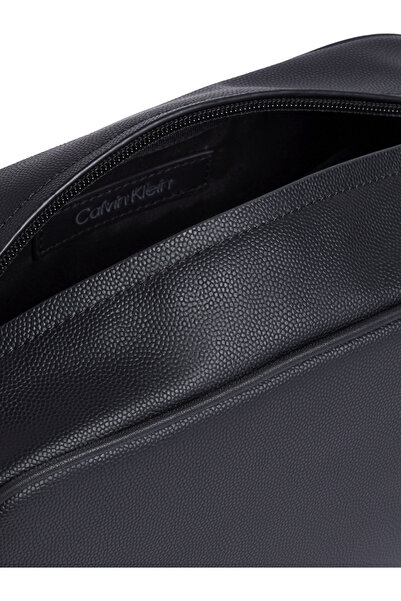 Calvin Klein Calvin Klein Men Black Must Washbag