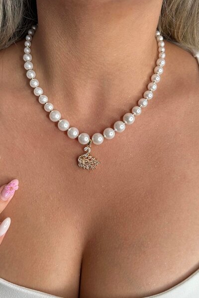 TAKIŞTIR قلادة من اللؤلؤ الصلب مع شكل البجعة باللون الذهبي