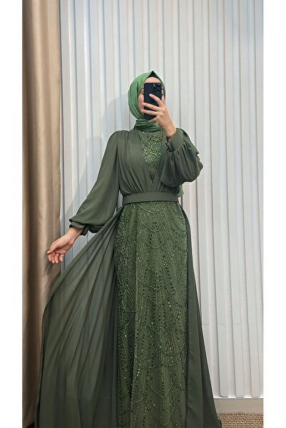 MERVE TESETTÜR Βραδινό φόρεμα με κεντημένη με χάντρες κάπα