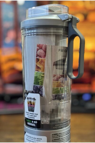 Generic Portable Rechargeable Blender – 570ml Travel Smoothie Maker - USB Lightweight Ice Crusher & Juicer