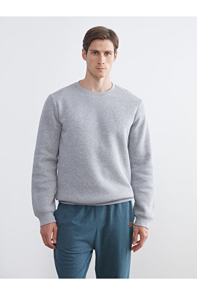 LC Waikiki اختيارات لامعة من متجر شاينينج ستور |   سويت شيرت رجالي برقبة دائرية