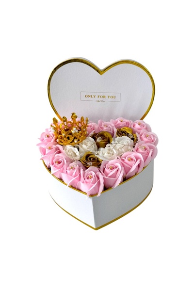 velve Aranjament Royal, 25 trandafiri sapun si accesorii decorative, cutie tip inima, Roz-Alb-Auriu
