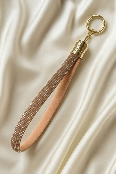 Aura Collection Online إكسسوار ساحر وسلسلة مفاتيح من Bliss Shiny Bag - وردي