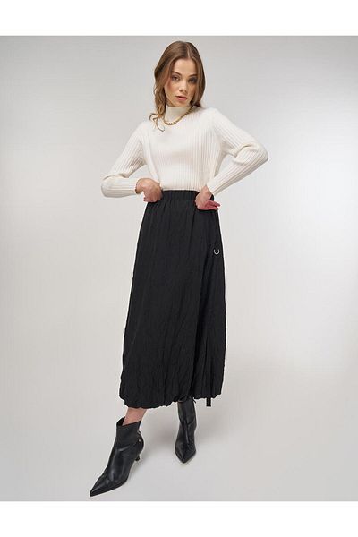 Kayra Crush Skirt with Metal Accessories Black