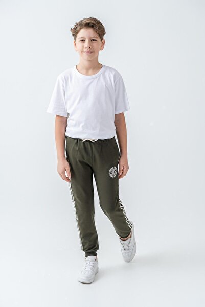 Mışıl Kids Παγκόσμια εμπριμέ αγορίστικη φόρμα με ρίγες στα πλαϊνά