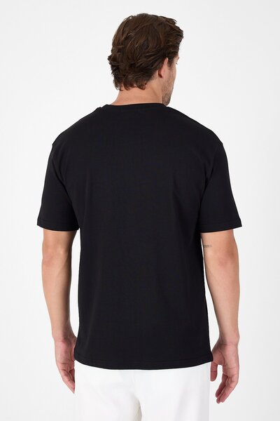 İmza Μαύρο μπλουζάκι με κοντό μανίκι με λαιμόκοψη Slim Fit βαμβακερό μπλουζάκι 1011250191