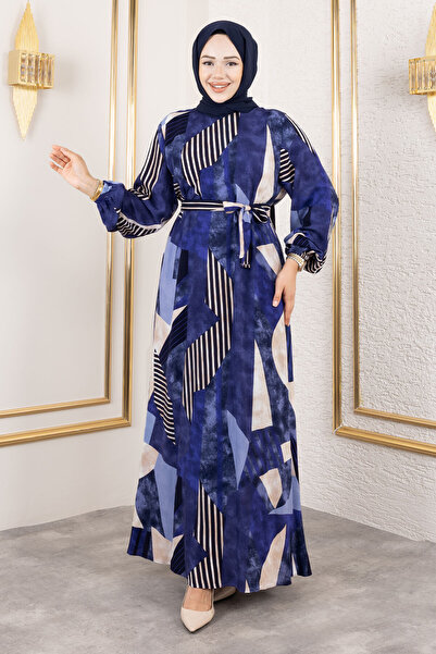 Tesettür Dünyası Geometrik Desenli Beli Kuşaklı Viskon Uzun Tesettür Elbise TSD250213 Lacivert