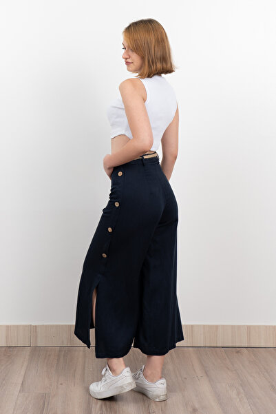 MissVina Yan Yarım Yırtmaçlı Süs Düğmeli Hasır Kemerli Keten Midi Boy Pantolon 30274