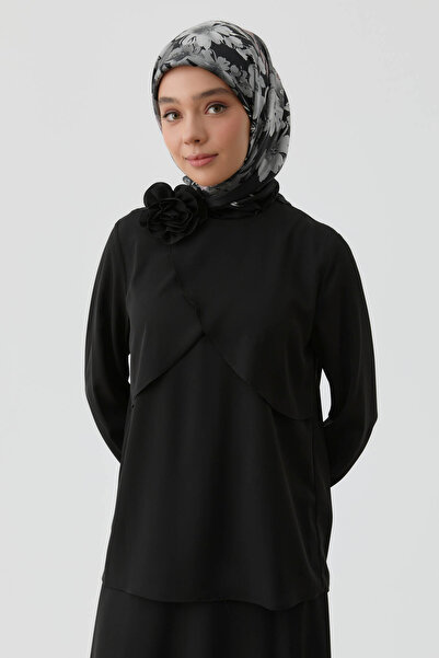 Tuğba Gül Broşlu Bluz Etek Takım - Siyah
