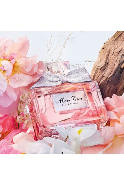 Dior Miss Eau de Parfum – Çiçeksi ve Kalıcı Kadın Parfümü, Orijinal Ürün 100 ml