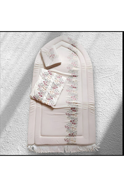 lamsat fn طقم صلاة يتكون من سجادة صلاة اسفنج مبطن مطرز مع شرشف صلاة مرد خامة بارده ممتازة مع غلاف مصحف