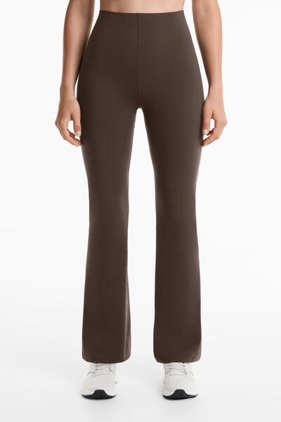 Oysho Raise up compressive 80cm flare trousers