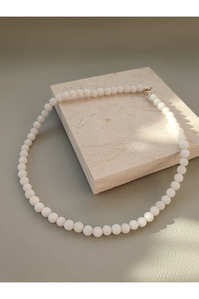 Abundo Necklace made of matte white jade stones and 925 silver