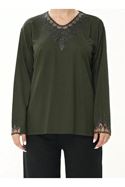 Nacar Yaka Ve Kol Ucu Tül Detaylı Taş Işlemeli Siyah Anne Penye Bluz
