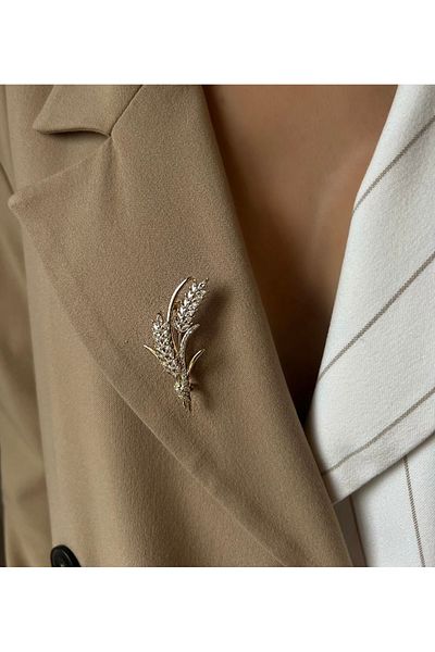 İNN JEWELLERY Women's Gold Color Special Design Steel Brooch No Tarnishing (2 Years Importer Guarantee)