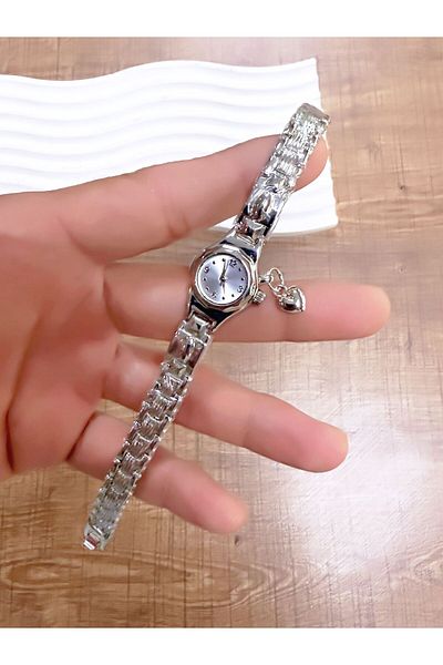 LOOQ Mimimal Women's Wristwatch with Heart Figure
