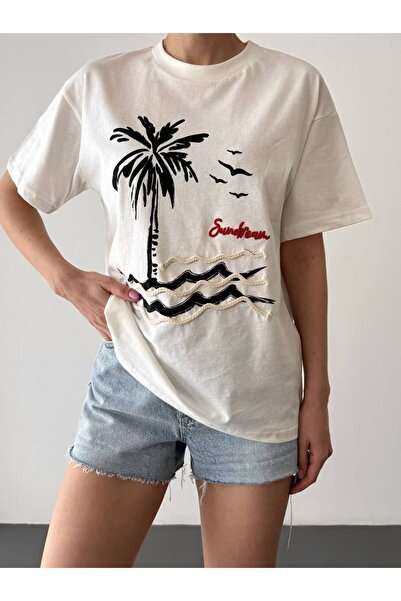 Beshora تي شيرت إيريكا أبيض مطبوع ومطرز