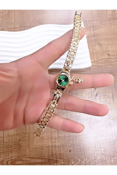 LOOQ Mimimal Women's Wristwatch with Heart Figure