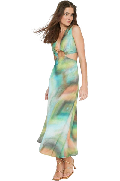 PayBuy Kadın Batik Desenli Maxi Elbise A line Kalıp Cut Out Detay Yazlık Yaz Aylarının Vazgeçilmezi