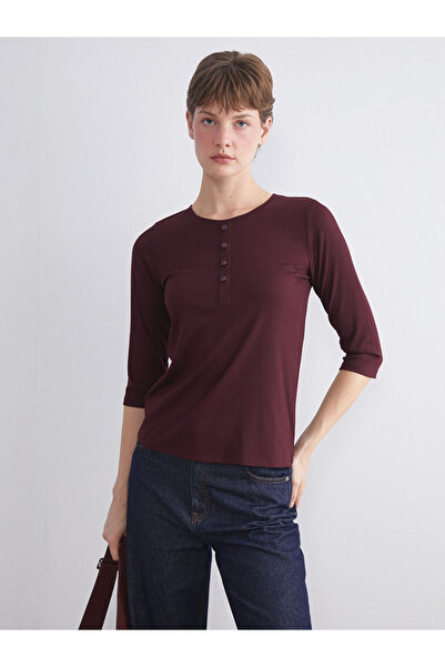 LC Waikiki Λαμπερές επιλογές από το Shining Store |   Γυναικείο μπλουζάκι με λαιμόκοψη