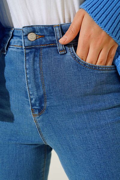 geenz manifacture Medium Blue Women's Miya Flared Jeans High Waist Jeans (Extra Comfortable)