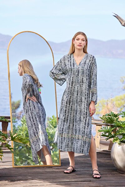 MONAMİSE Women's Patterned and Slit Long Sleeve V Neck Dress 25045