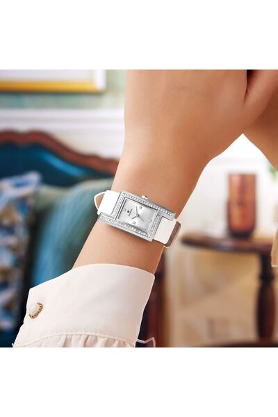 Re Women's watch is the epitome of elegance