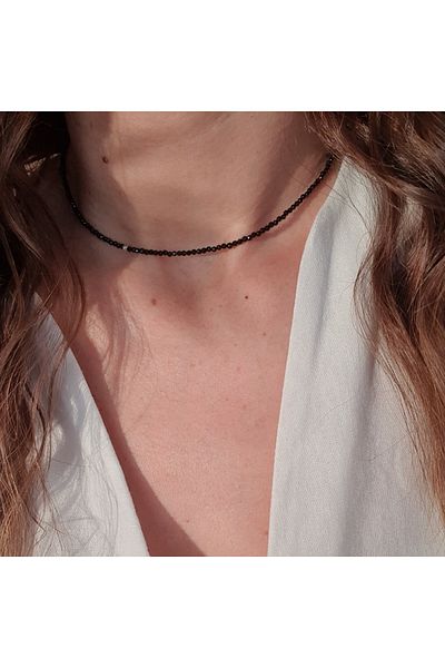 Abundo Basics necklace made of faceted black spinel spheres with 925 silver accessories, 40 cm