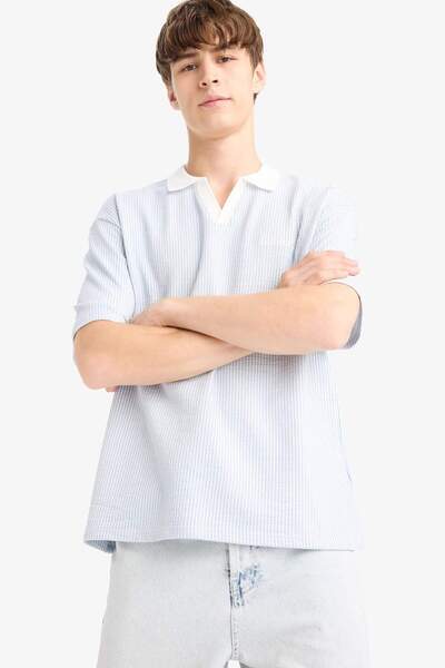 DeFacto Boxy Fit Relaxed Fit Seersucker Fabric Polo Neck Striped Short Sleeve T-Shirt F8351Ax25Au