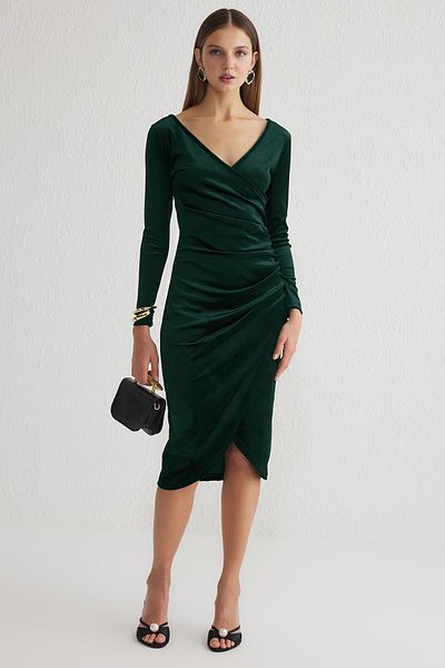 Trendyol Collection Emerald Green Bodysitting Velvet Knitted Dress Tpraw25El00180