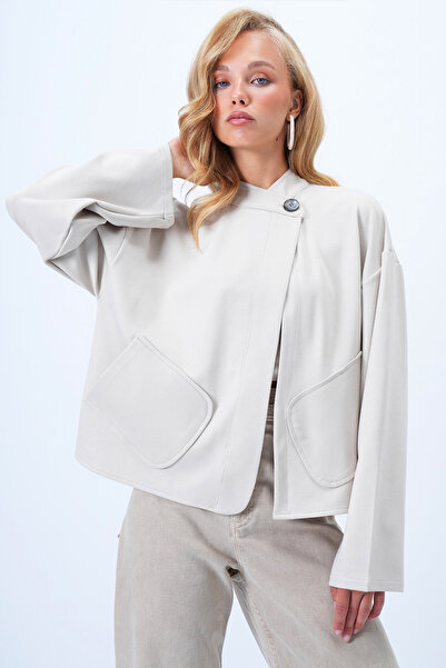 Trend Alaçatı Stili Dámská bunda typu poncho s kamenným límečkem a kapsami Alc-X14421