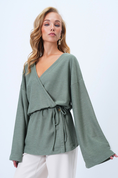 Trend Alaçatı Stili Damen-Cardigan in Grün mit zweireihigem Schnitt, V-Ausschnitt und Schnürdetail Alc-X14410