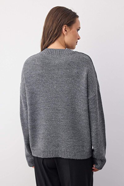 Trendyol Collection Šatní skříň Essentials Antracit Basic Wide Fit Měkký pletený svetr s texturou | TWOAW26KZ00091