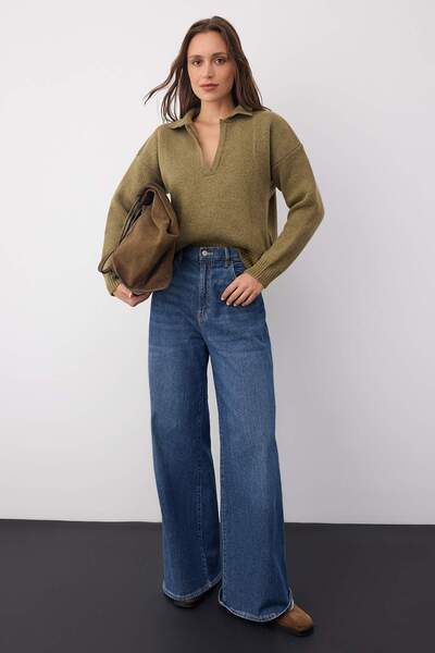 Trendyol Collection Wardrobe Essentials Khaki Soft Textured Wide Fit Sweater |   Twoaw26Kz000870