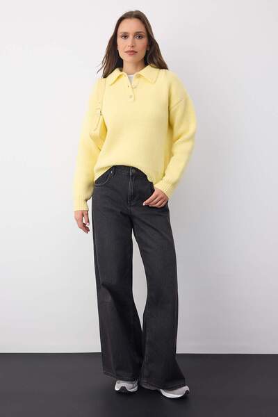 Trendyol Collection Wardrobe Essentials Pulover de tricotaj personalizat cu fire de bază galbenă |   TWOAW26KZ00072