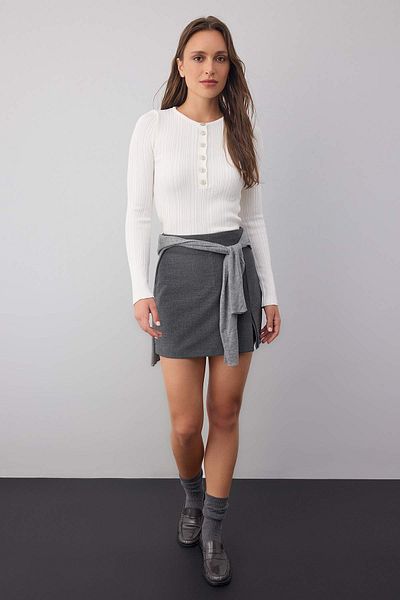 Trendyol Collection Wardrobe Essentials Ecru Fitted Bodycon Ribbed Sweater |   Twoaw26Kz000830