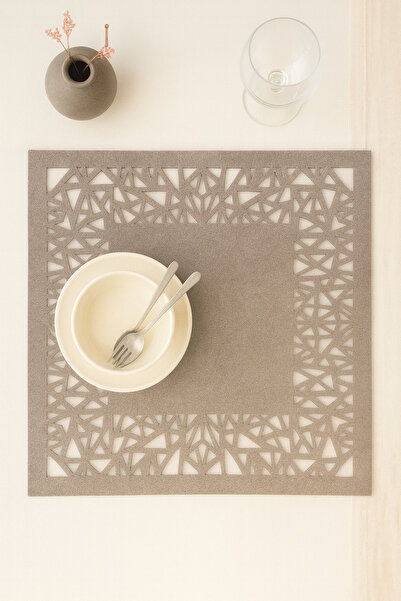 Ergüven Home Koyu Bej Süet Kumaş Amerikan Servis Supla 35x35 Cm Kare 6'lı Set - Geometrik Üçgen Desen