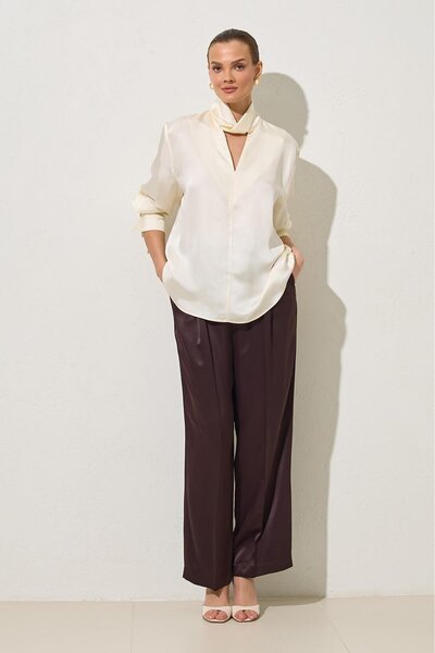 Setre Cream V-Neck and Neck Detailed Relaxed Fit Blouse