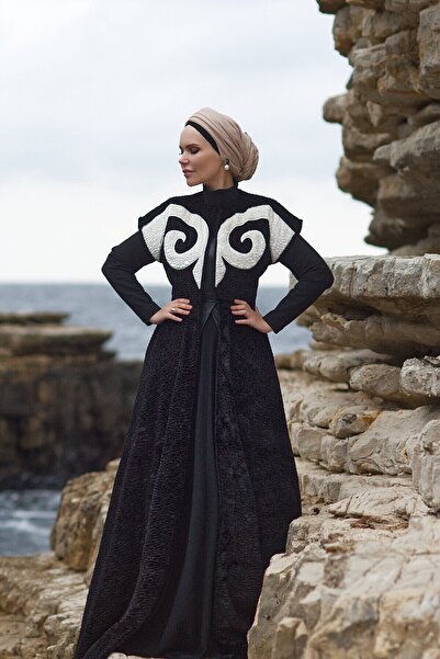 Muslima Wear Tomiris Black Modern Patterned Wool Vest