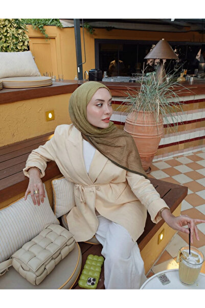 ARMANDA HİLAL KÜPELİ'NİN TERCİHİ MÜSLİN BİYELİ DEGRADE ŞAL - YAĞ YEŞİLİ