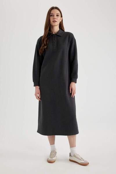 DeFacto Geknöpftes Polokragen-Basic-Jersey-Langarm-Maxi-Strickkleid aus Selanik B7260AX24WN