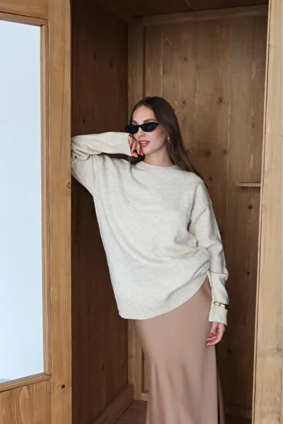 JASTE Women's Beige Crew Neck Oversize Knitwear Sweater