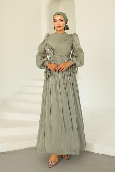 Olcay Yoyo-Seiden-Hijab-Abendkleid mit Plissee- und Steinbroschendetail, Hellgrün 1244